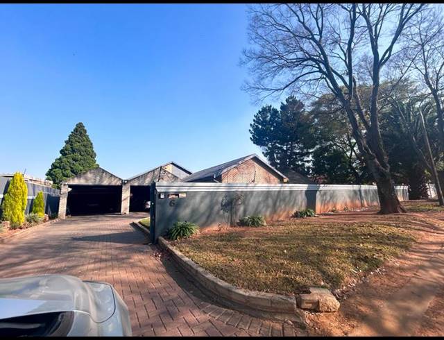 4 BEDROOM HOUSE FOR SALE IN VANDERBIJLPARK SW 2